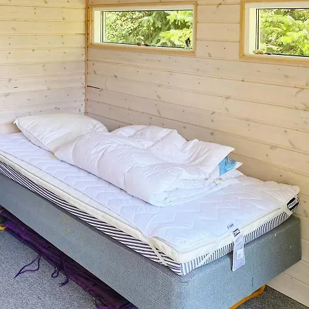 Two-bedroom Holiday In 25 Ferienhaus