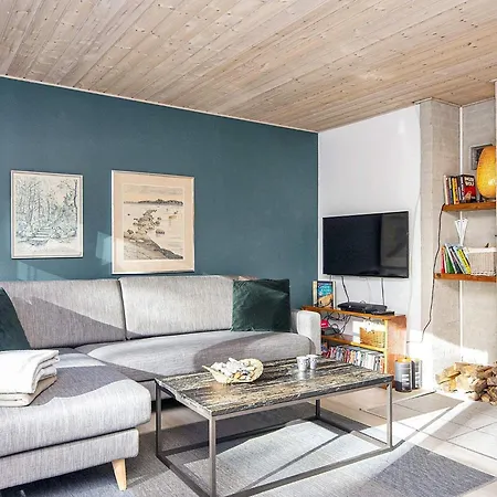 Two-bedroom Holiday In 25 Ferienhaus *