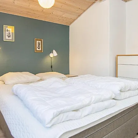 Ferienhaus Two-bedroom Holiday In 25