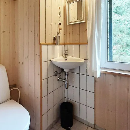 Two-bedroom Holiday In 25 *